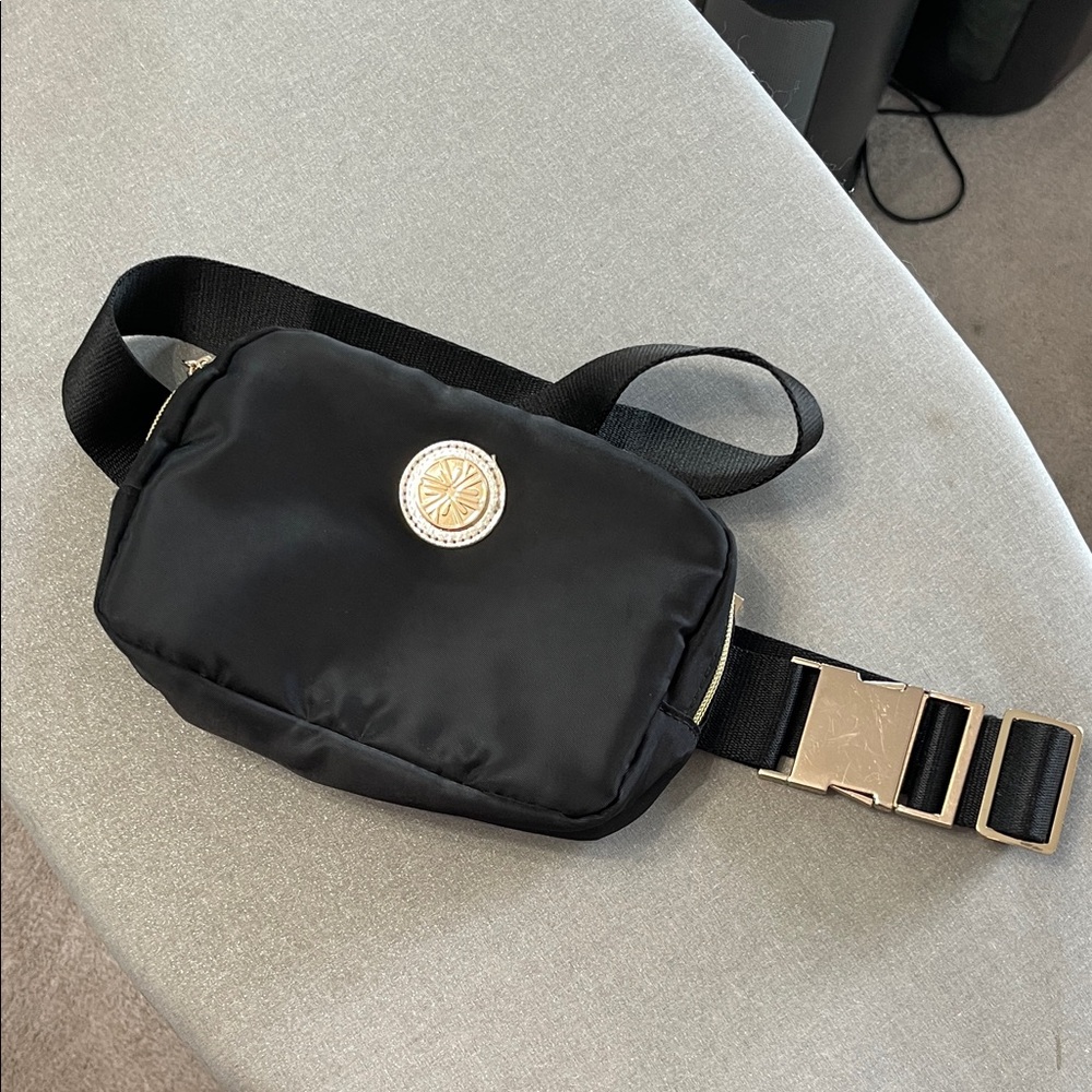 Lilly Pulitzer Black Crossbody Bag EUC